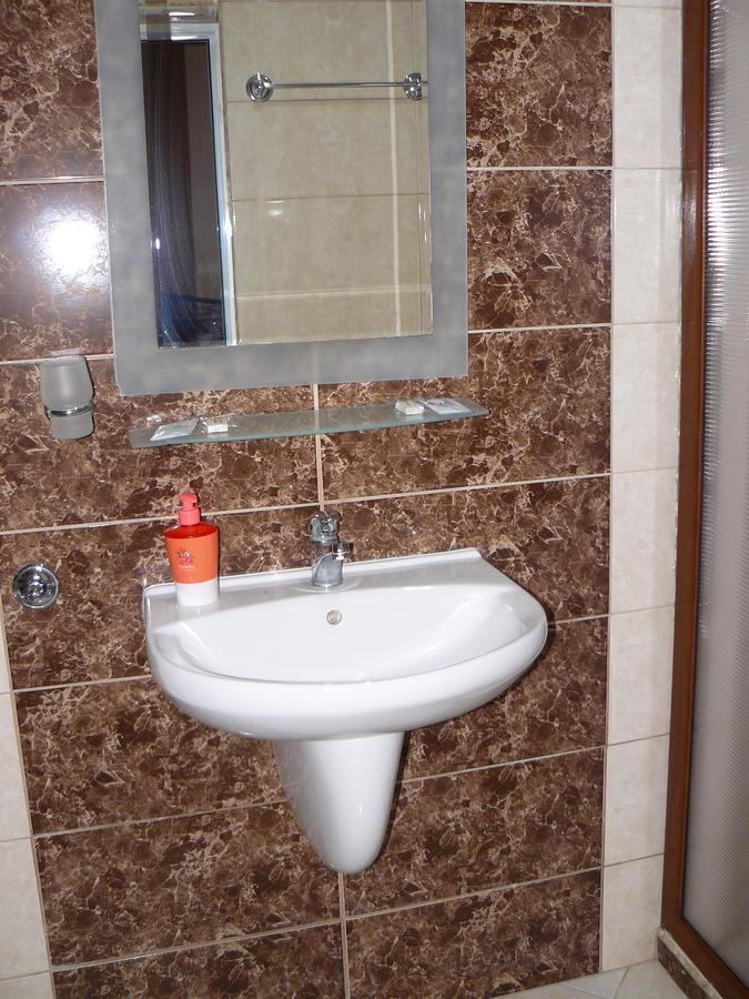 Guest House Nani Azenograd Kültér fotó