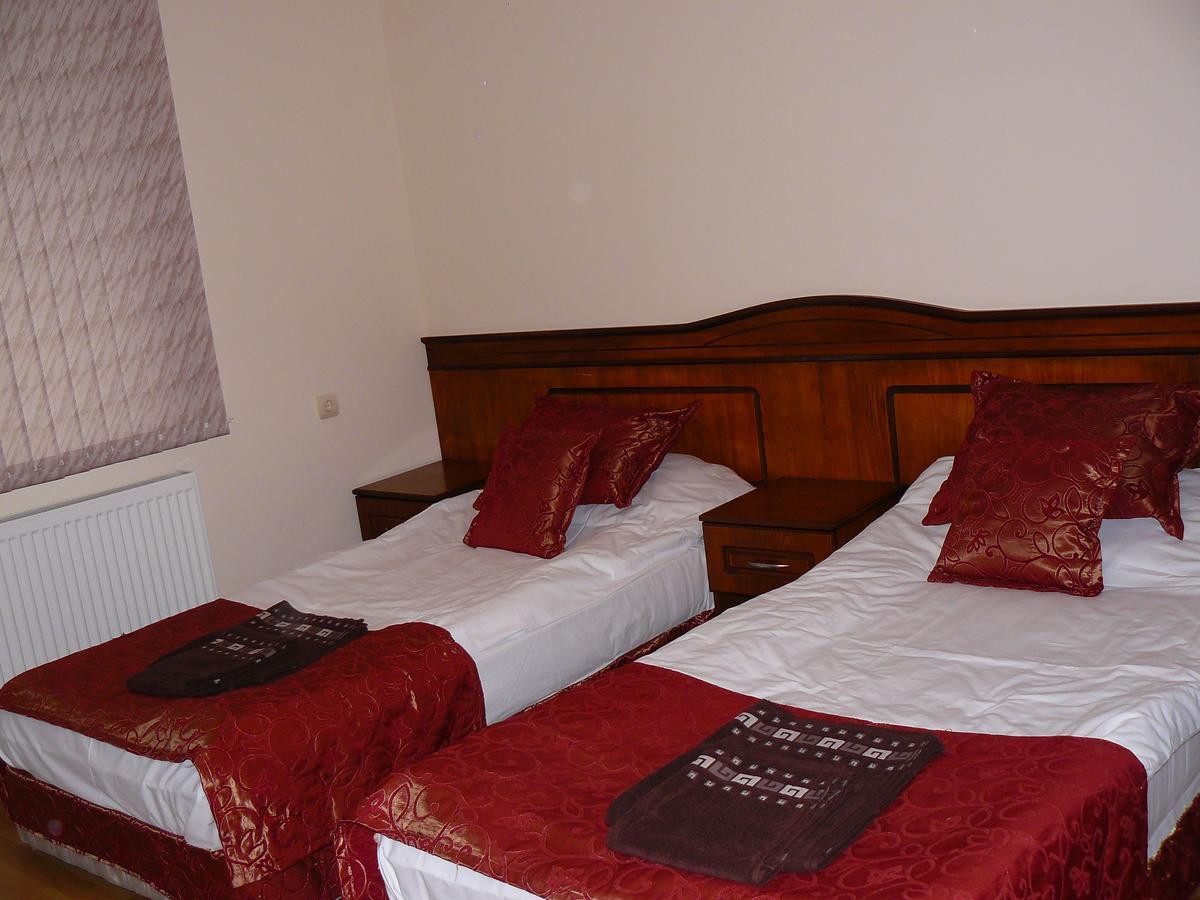 Guest House Nani Azenograd Kültér fotó