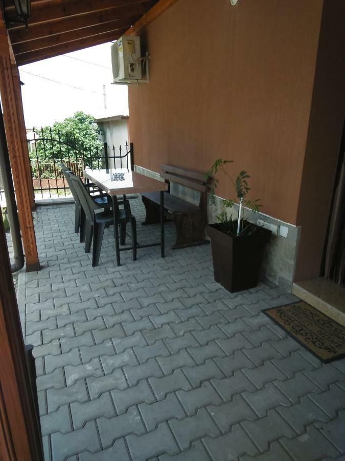 Guest House Nani Azenograd Kültér fotó