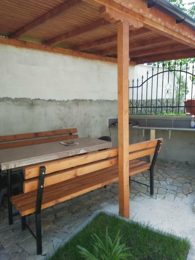 Guest House Nani Azenograd Kültér fotó