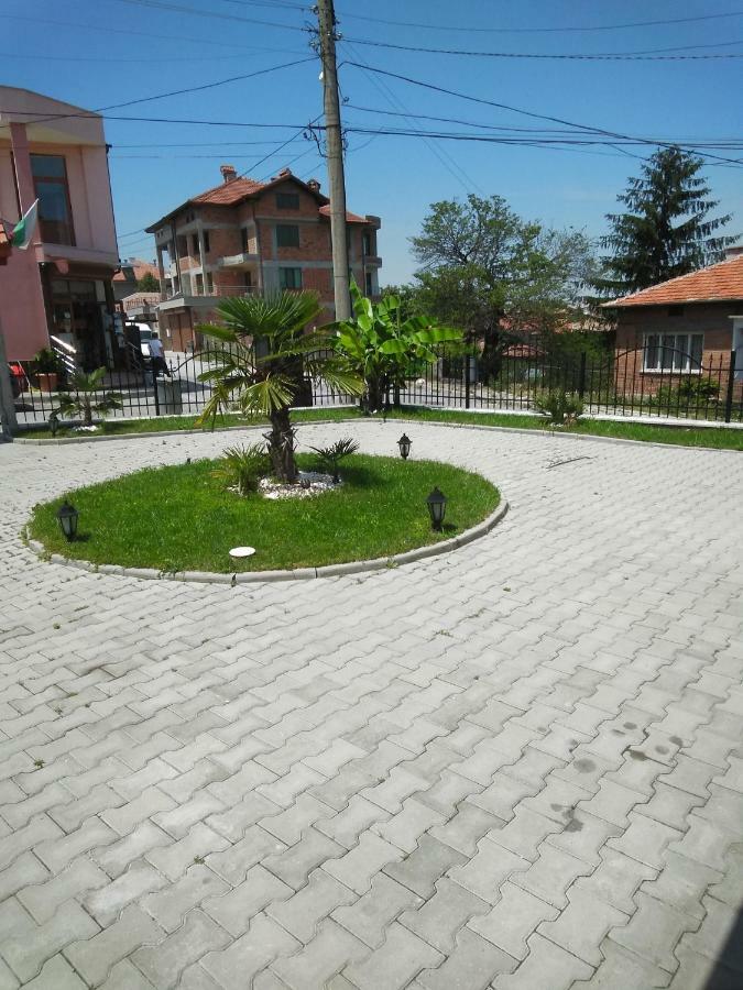 Guest House Nani Azenograd Kültér fotó